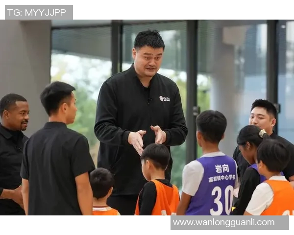 胡伟姚明携手共创篮球新时代探索体育与文化的深度融合之路