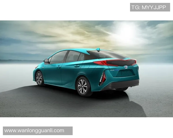 足球明星驾驶丰田普锐斯展现环保理念与运动精神的完美结合 足球明星驾驶丰田普锐斯展现环保理念与运动精神的完美结合