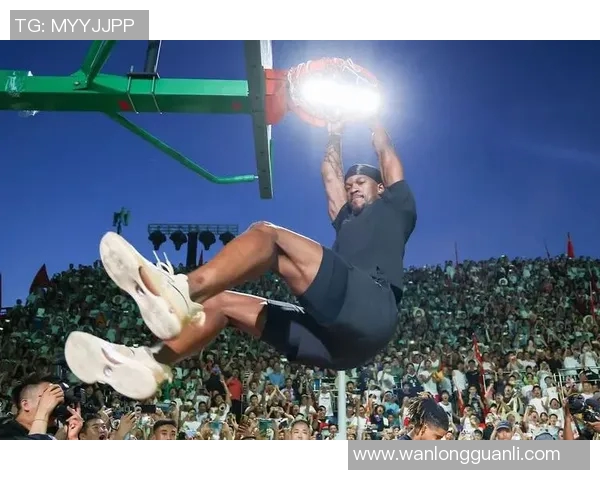 吉米巴特勒带领球队奋勇争先展现领袖风范与不屈精神