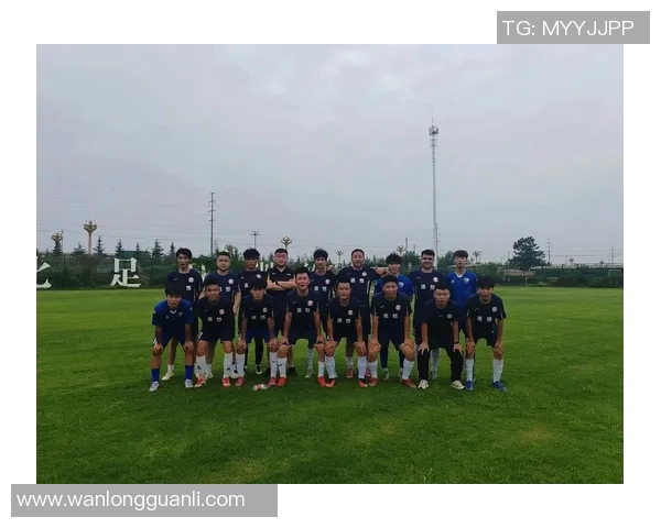 一米七二的足球明星如何在绿茵场上书写传奇人生与梦想追逐 一米七二的足球明星如何在绿茵场上书写传奇人生与梦想追逐