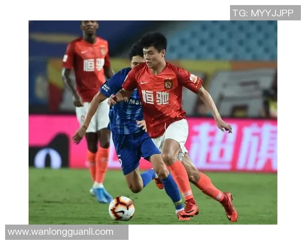 恒大足球明星背后的故事与成就揭秘