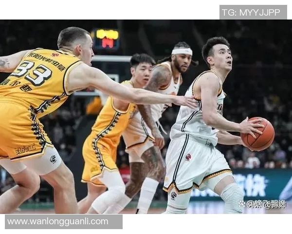 歪鼻子篮球明星的传奇人生与不屈精神展现了体育的魅力与坚持的力量 歪鼻子篮球明星的传奇人生与不屈精神展现了体育的魅力与坚持的力量